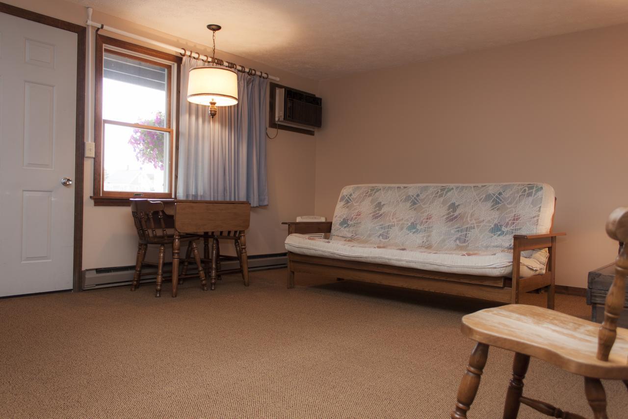 Inn Between The Beaches & Villager Йорк Екстериор снимка