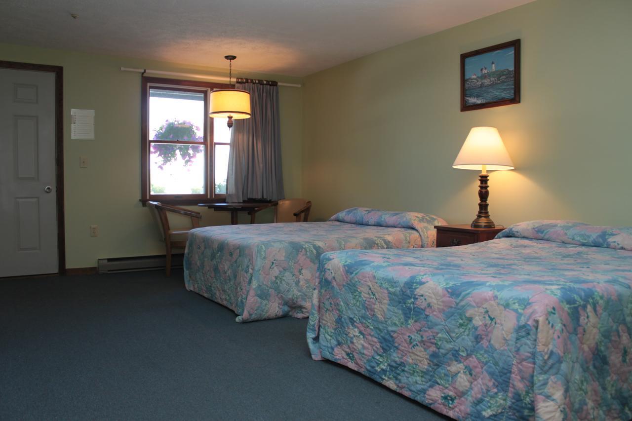 Inn Between The Beaches & Villager Йорк Екстериор снимка