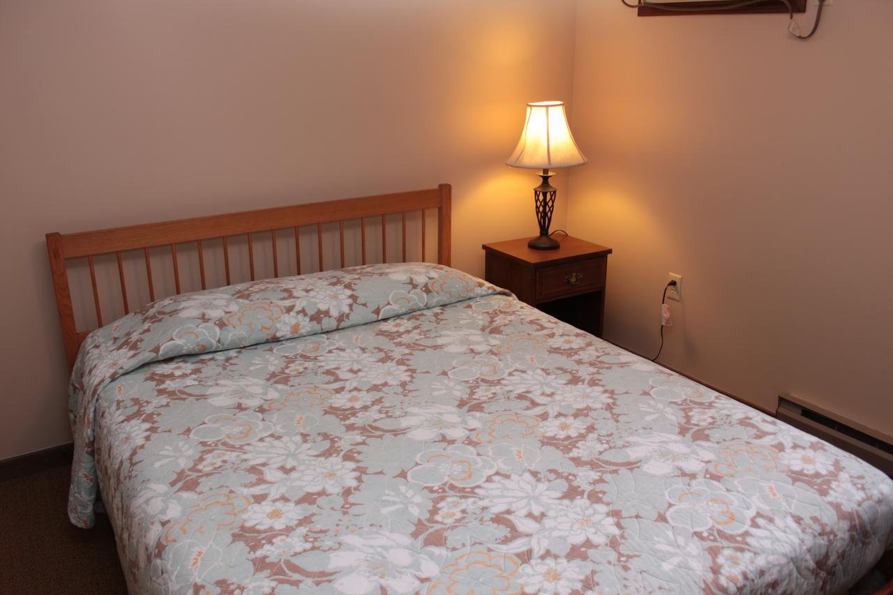 Inn Between The Beaches & Villager Йорк Екстериор снимка
