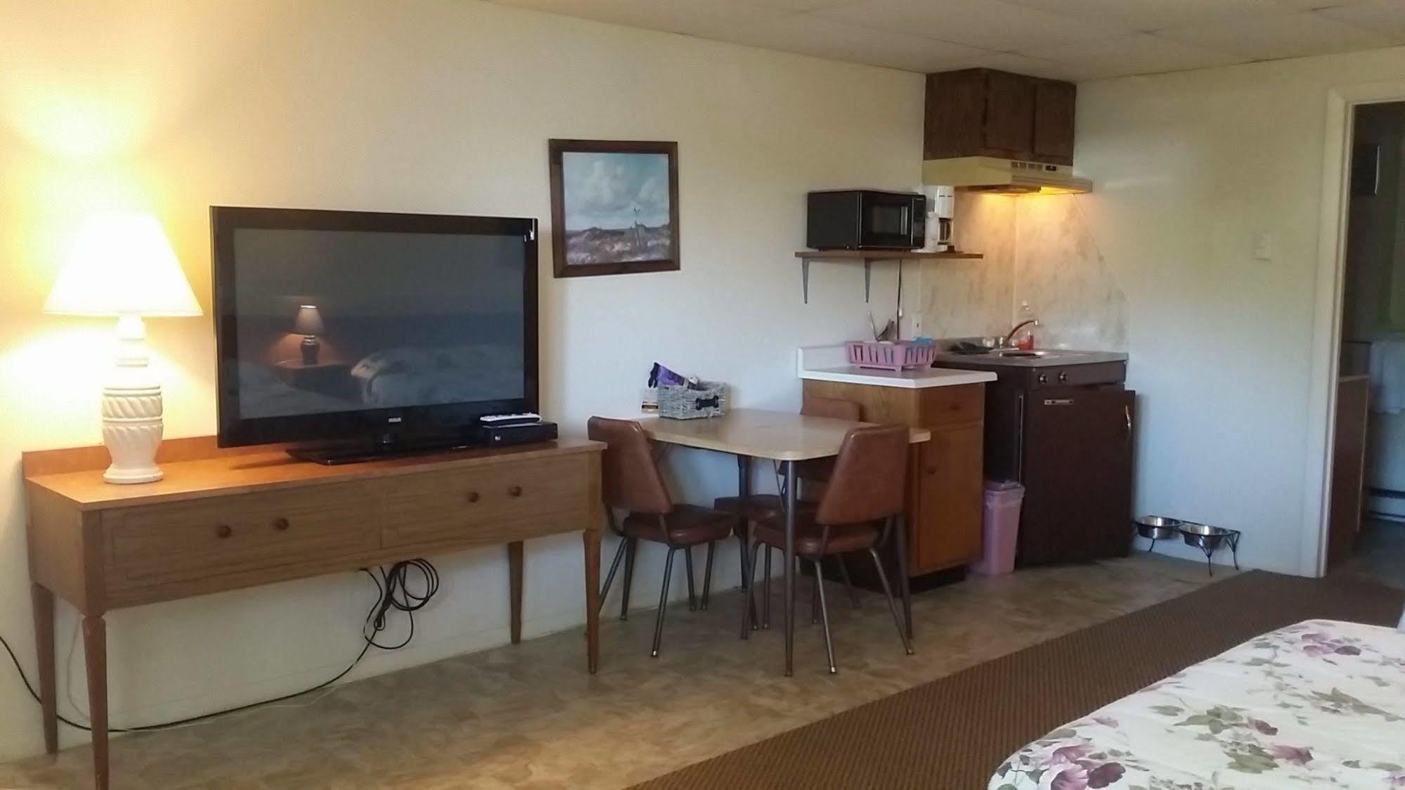 Inn Between The Beaches & Villager Йорк Екстериор снимка